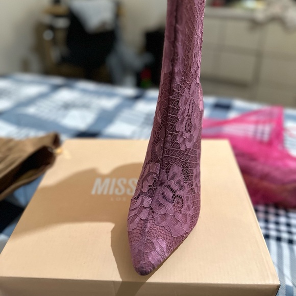 Fuschia lace heels, size 8.5, worn once - Picture 6 of 12